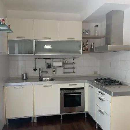 Famigliare Appartamento *